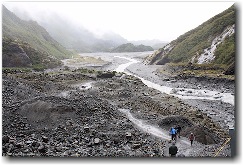 blick vom franz josef glacier lookout auf den waiho river