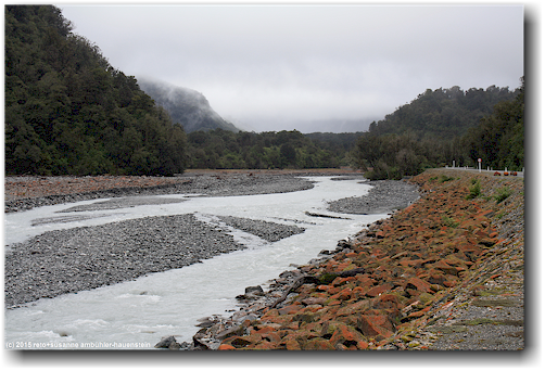 flussbett des waiho river bei franz josef