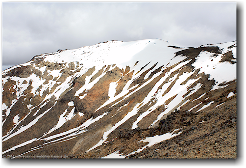 tongariro alpine crossing track: mount tongariro