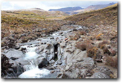 upper tama lake track zwischen whakapapa village und taranaki falls