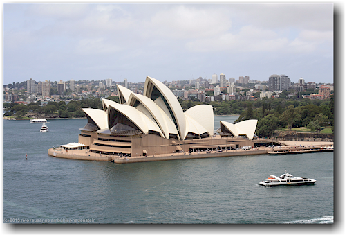 blick von der sydney harbour bridge auf das opera house