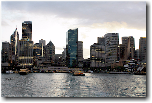 sydney harbour bei daemmerung