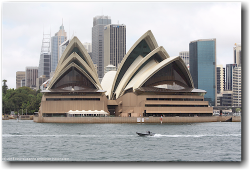 blick vom sydney harbour auf das opera house