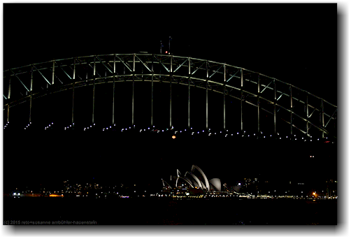 sydney harbour bridge und opera house bei nacht