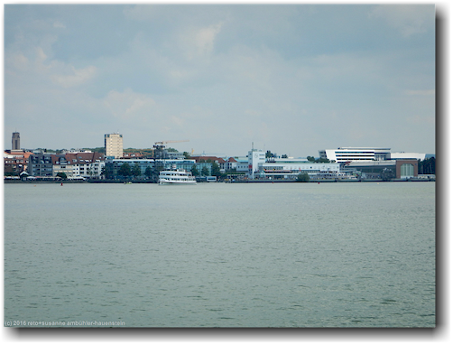 blick von der faehre auf friedrichshafen