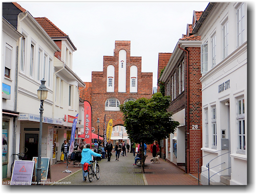 kremper strasse und kremper tor in neustadt in holstein