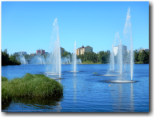 wasserspiel im oulujoki in oulu