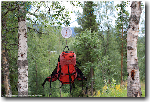 rucksack-waage bei der fjaellstation kvikkjokk