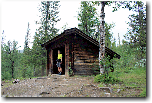 zweite schutzhuette auf dem weg von kvikkjokk zum sjnjerak