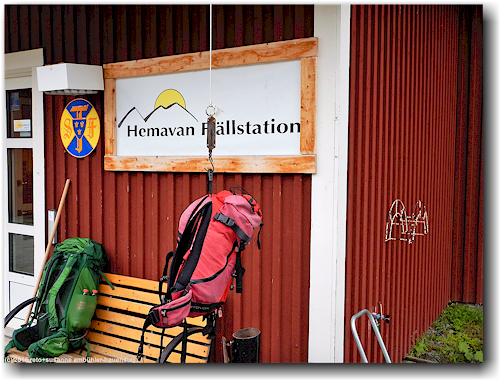 susannes rucksack an der waage bei der fjaellstation hemavan