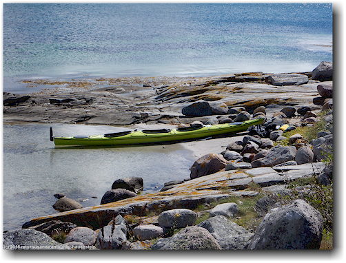 unser doppelkajak in einer bucht der insel arholmen im skagerrak bei stocken