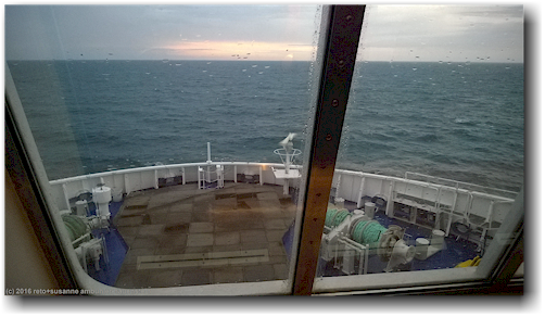 tisch mit aussicht an bord der stena scandinavia
