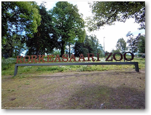 eingang zum korkeasaari zoo in helsinki