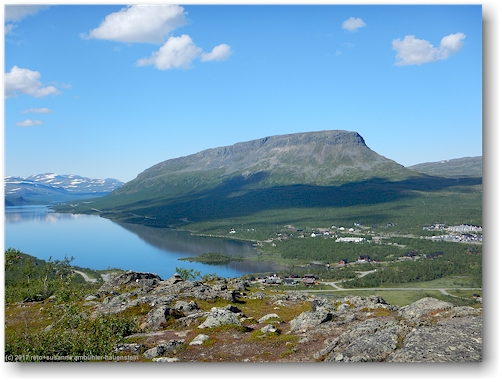 blick vom salmivaara auf den westlichen kilpisjaervi und den saana