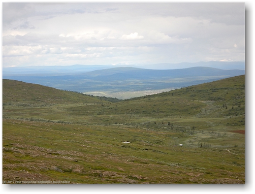blick von der bergstation der sesselbahn auf dem dundret bei gaellivare richtung nordwesten