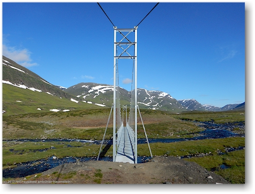 suedliche bruecke ueber den gaskkasjohka entlang des kungsleden zwischen den saelkastugorna und den singistugorna
