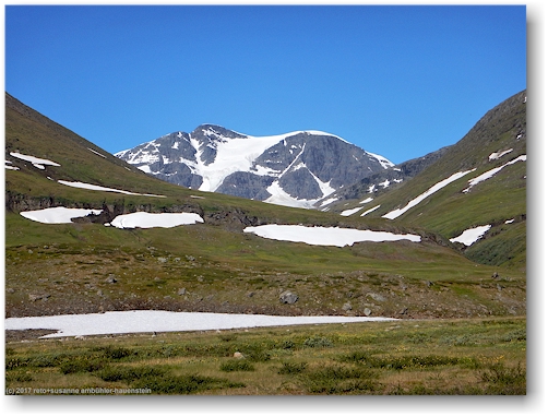 blick ins seitental kaskasavagge entlang des kungsleden zwischen den saelkastugorna und den singistugorna