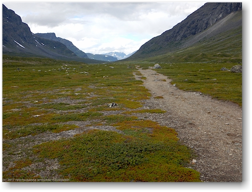 einsamer kungsleden zwischen den singistugorna und den kaitumjaurestugorna