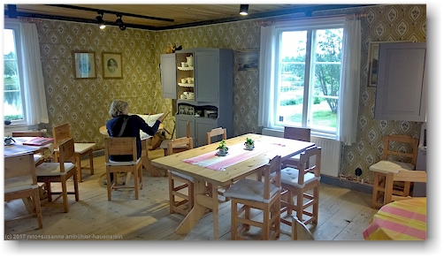 susanne in der gaststube im hembygdsgard in sorsele