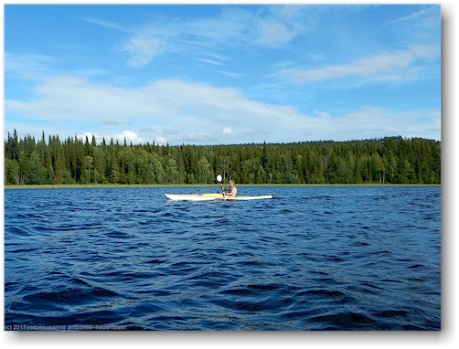 reto im kajak auf dem baksjoen bei vilhelmina