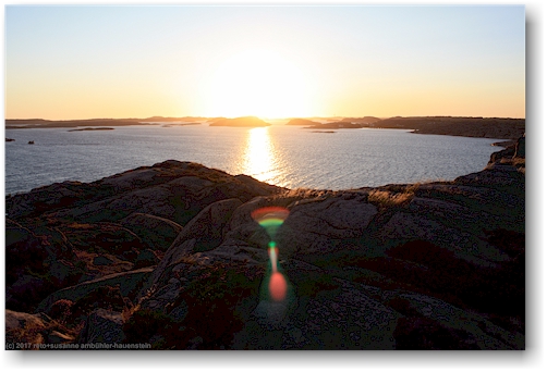 sonnenuntergang ueber der kueste des skagerrak beim siviks camping bei lysekil