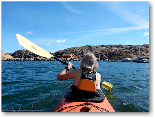 im kajak unterwegs auf dem skagerrak zwischen nord- und yachthafen von lysekil