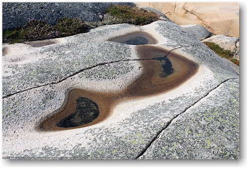 wassertuempel in der felslandschaft auf halloe