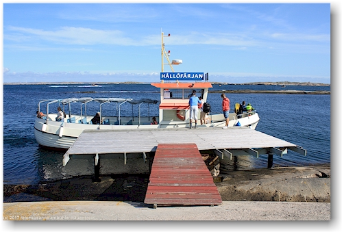 halloefaerjan am landeplatz auf der insel halloe