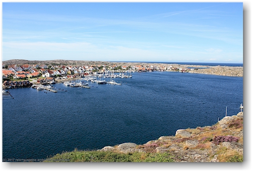 blick von der smoegenbron (smoegenbruecke) auf den fiskehamn (fischerhafen) von hasseloe