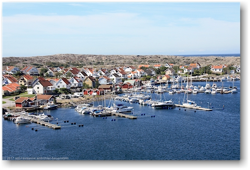 blick von der smoegenbron (smoegenbruecke) auf den fiskehamn (fischerhafen) von hasseloe