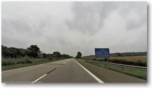 freie fahrt auf der autobahn A215 in der naehe des rastplatzes rumohr