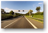 unterwegs auf der A81 bei sonnigem wetter