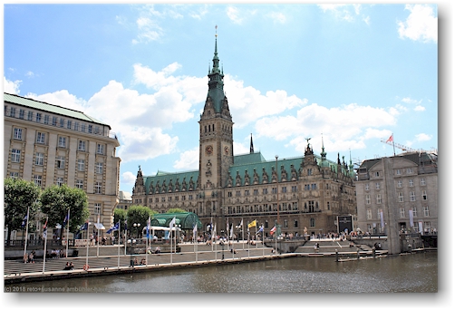 rathaus in hamburg