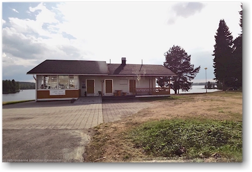 strandcafe am nordufer des poeylioejaervi in kemijaervi