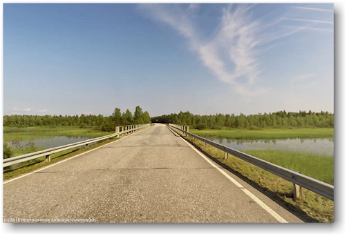 bruecke entlang der strasse 962