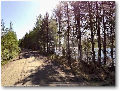 zufahrtstrasse entlang des luleaelven zum muddus nationalpark