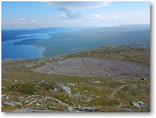 langas mit tsakesluokta
