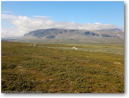 blick vom kungsleden bei kaeinutalke auf den sjaeksjo