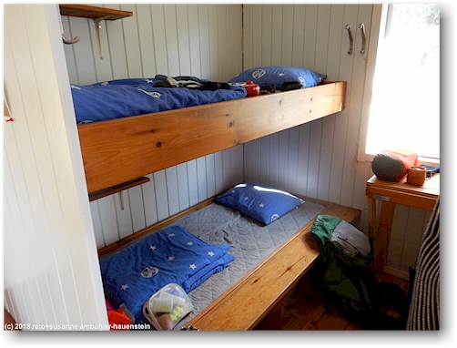 etagenbett in der unterkunft der aktsestuga