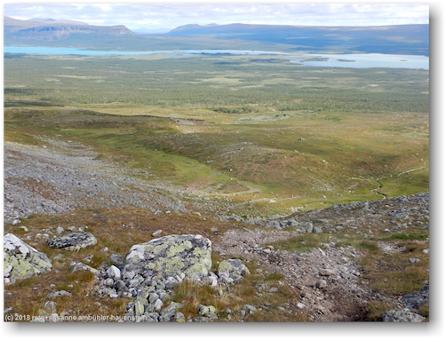 kungsleden bei martevaratj mit sitojaure im hintergrund