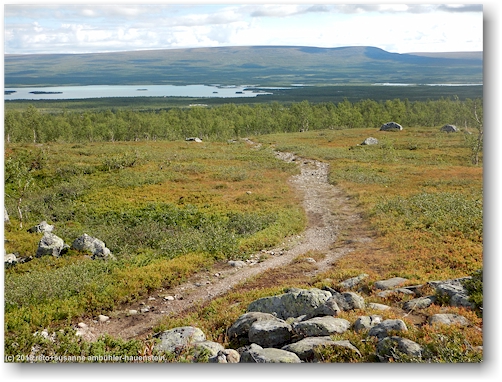 kungsleden bei sitoaetno mit sitojaure im hintergrund