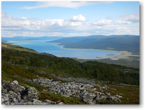 blick vom kungsleden bei huornatj auf den tjaktjajaure