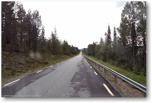 unterwegs auf der strasse 805 von kvikkjokk zur E45 noerdlich von jokkmokk