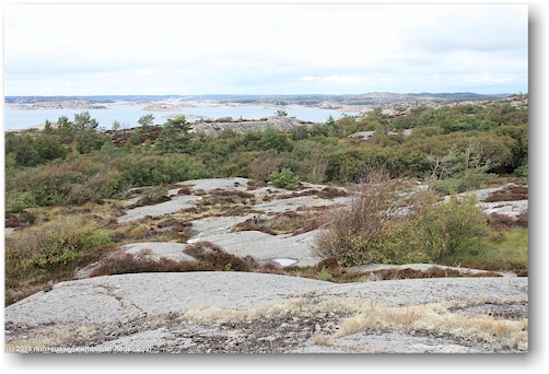blick auf den fjord von der anhoehe auf der halbinsel veddoe