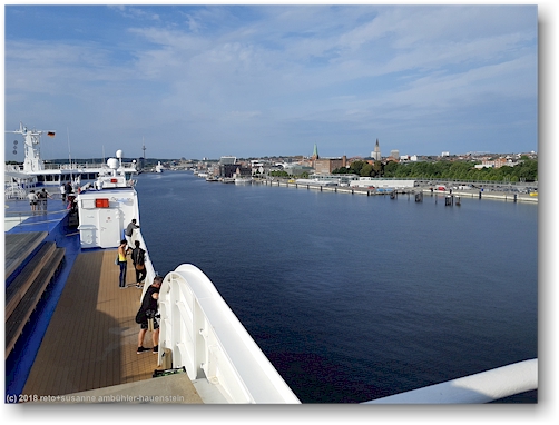 einfahrt der stena scandinavica in den kieler hafen