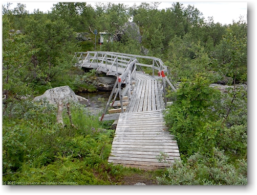 bruecke ueber den ausfluss des lutaure im pieljekaise nationalpark