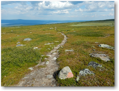 kungsleden auf der hochebene im pieljekaise nationalpark