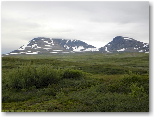 norra sytertoppen mit wolkenhut