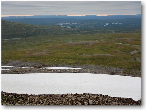 blick waehrend dem aufstieg zum norra sytertoppen auf das tal des njallablieke