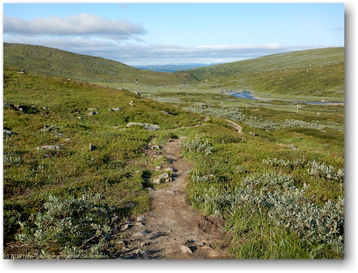 kungsleden durch das tal des vaestra syterbaecken - nun in der sonne